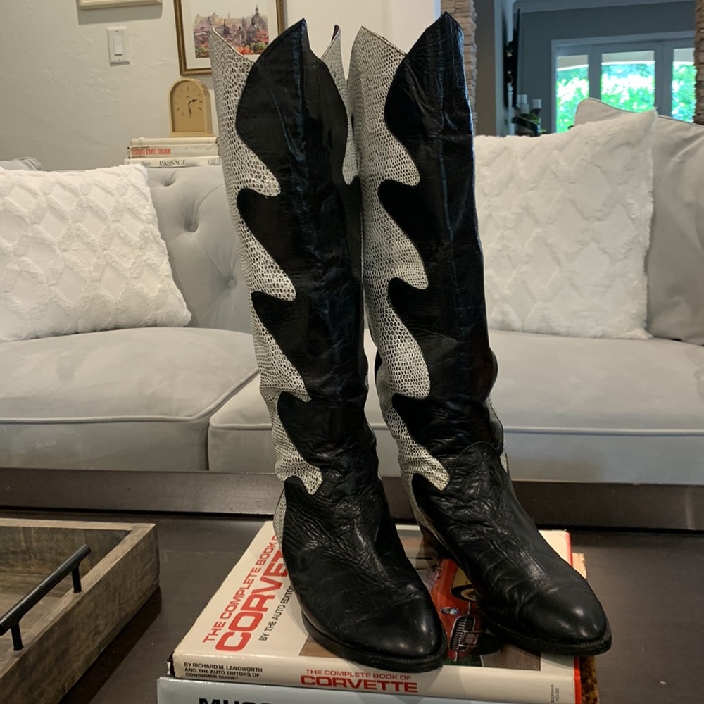 Vintage Willy Van Rooy size 9 high black leather boots